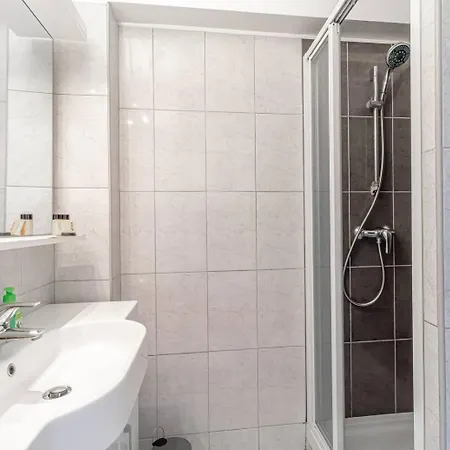 Spacious T3 Near The And Station Holiday home